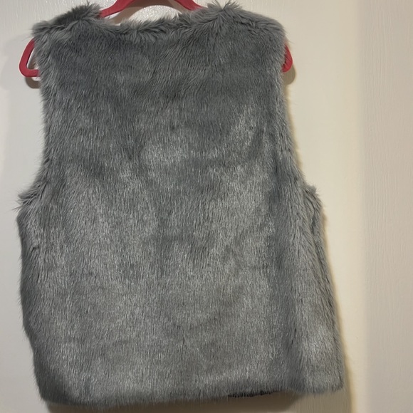 Top shop vest . Size 10 . Color Gray - Picture 3 of 3